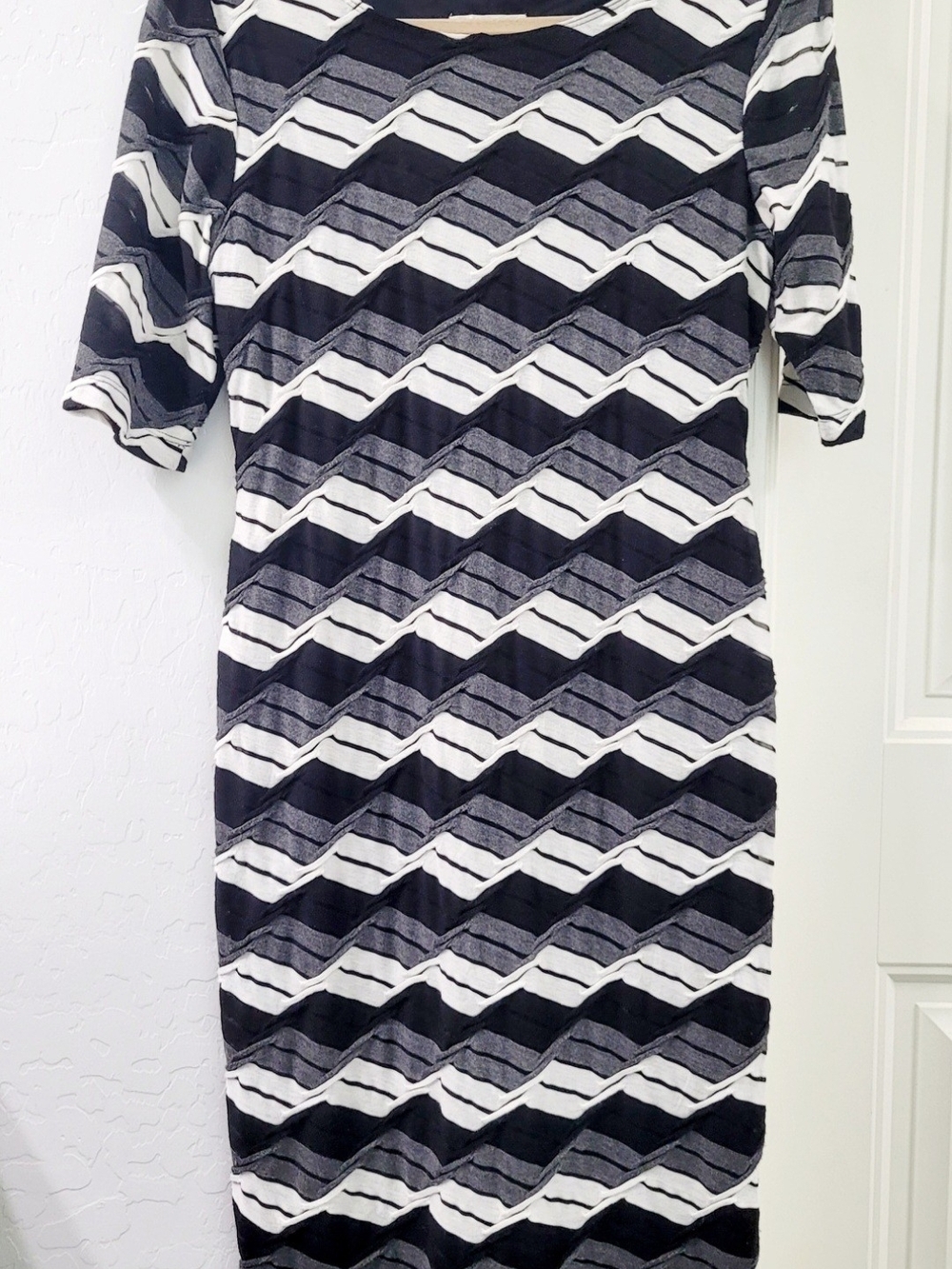 dressbarn Black and White Chevron Midi Dress 8